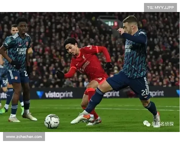 大卫路易斯多重角色解析 从中卫到后腰的战术转换与球场影响